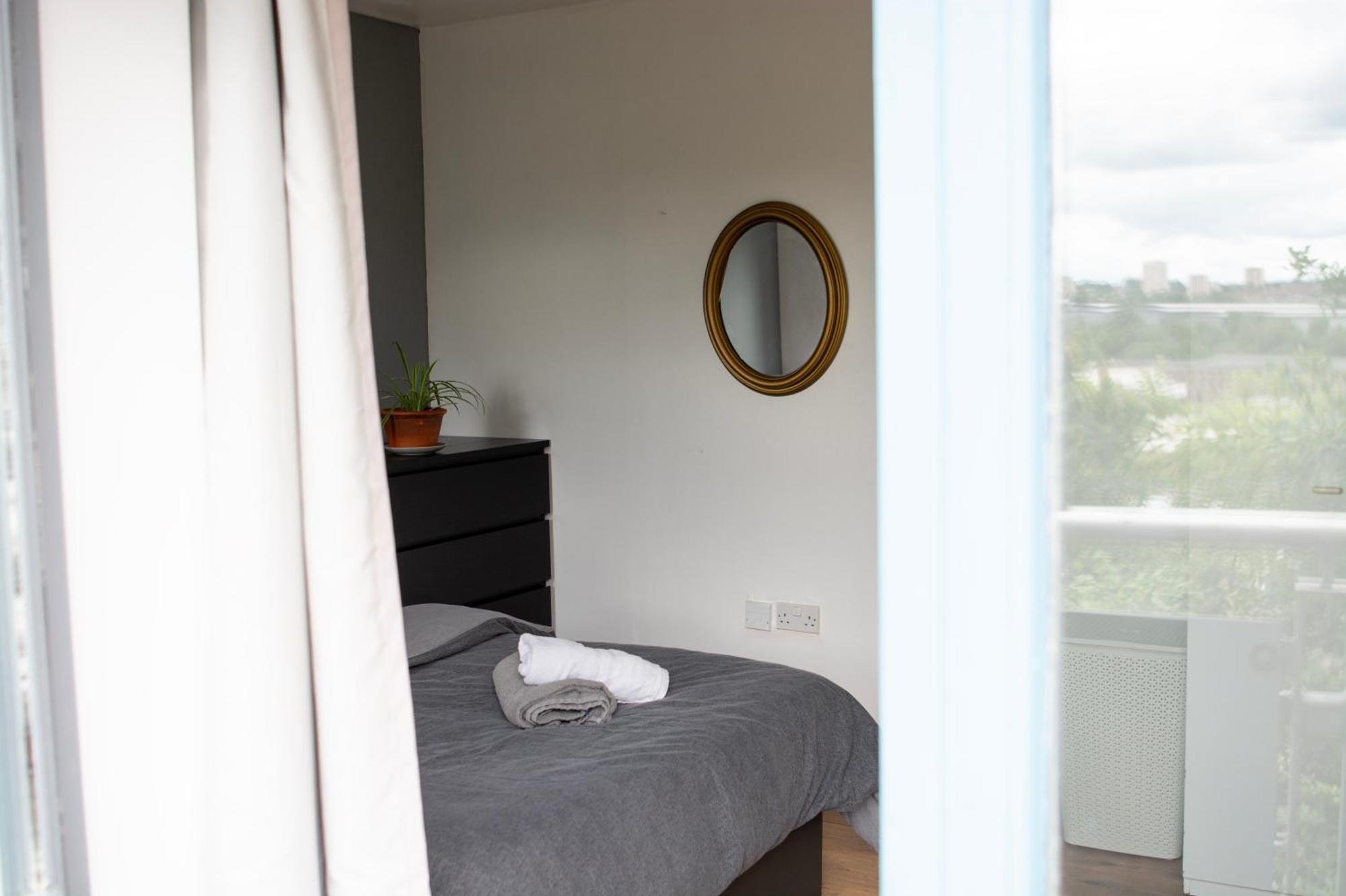 Well-Equipped 4 Bedroom House Close To City Centre ليدز المظهر الخارجي الصورة